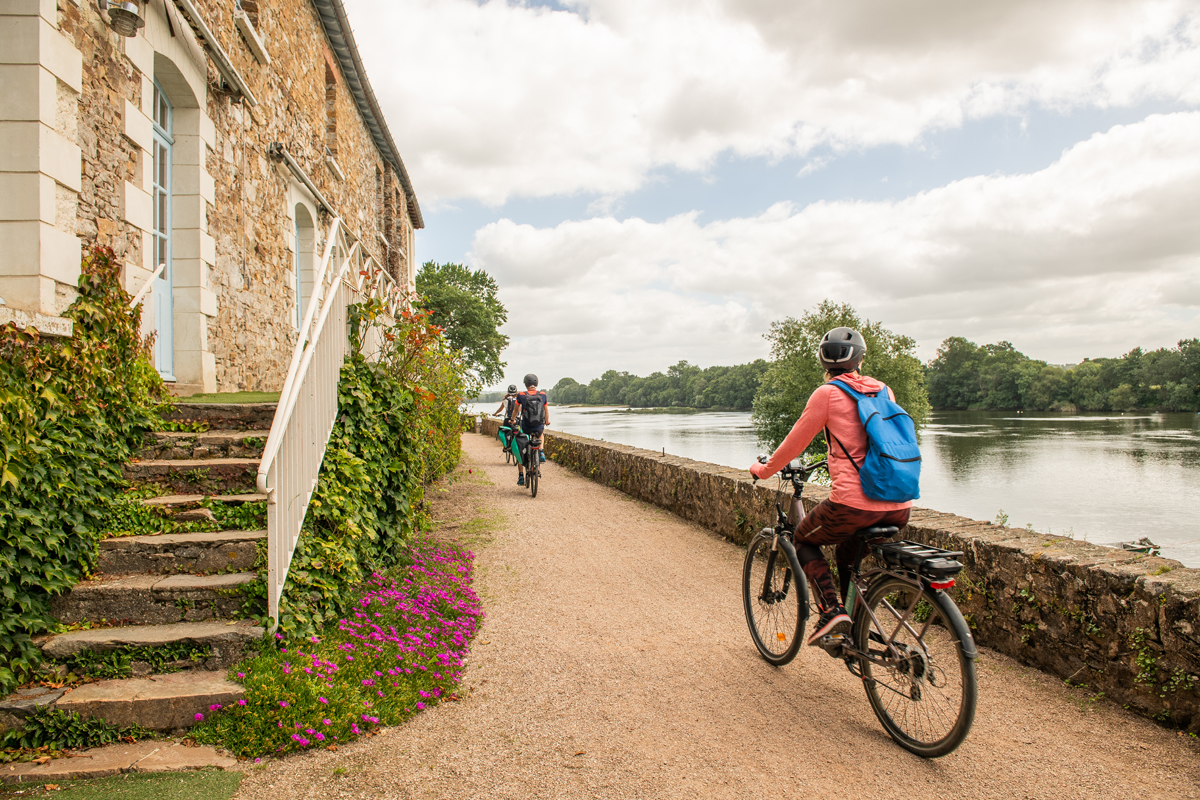 Cravate Et Sandalettes bord De Loire Reportage Photo micro Aventures Lensman