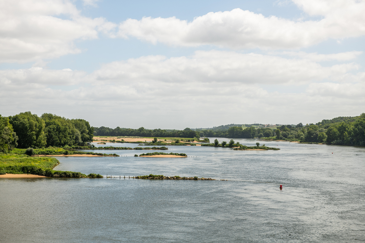 Cravate Et Sandalettes bord De Loire Reportage Photo micro Aventures Lensman