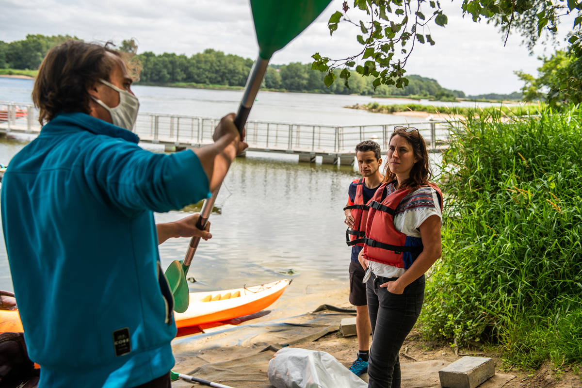 Cravate Et Sandalettes bord De Loire Reportage Photo micro Aventures Lensman