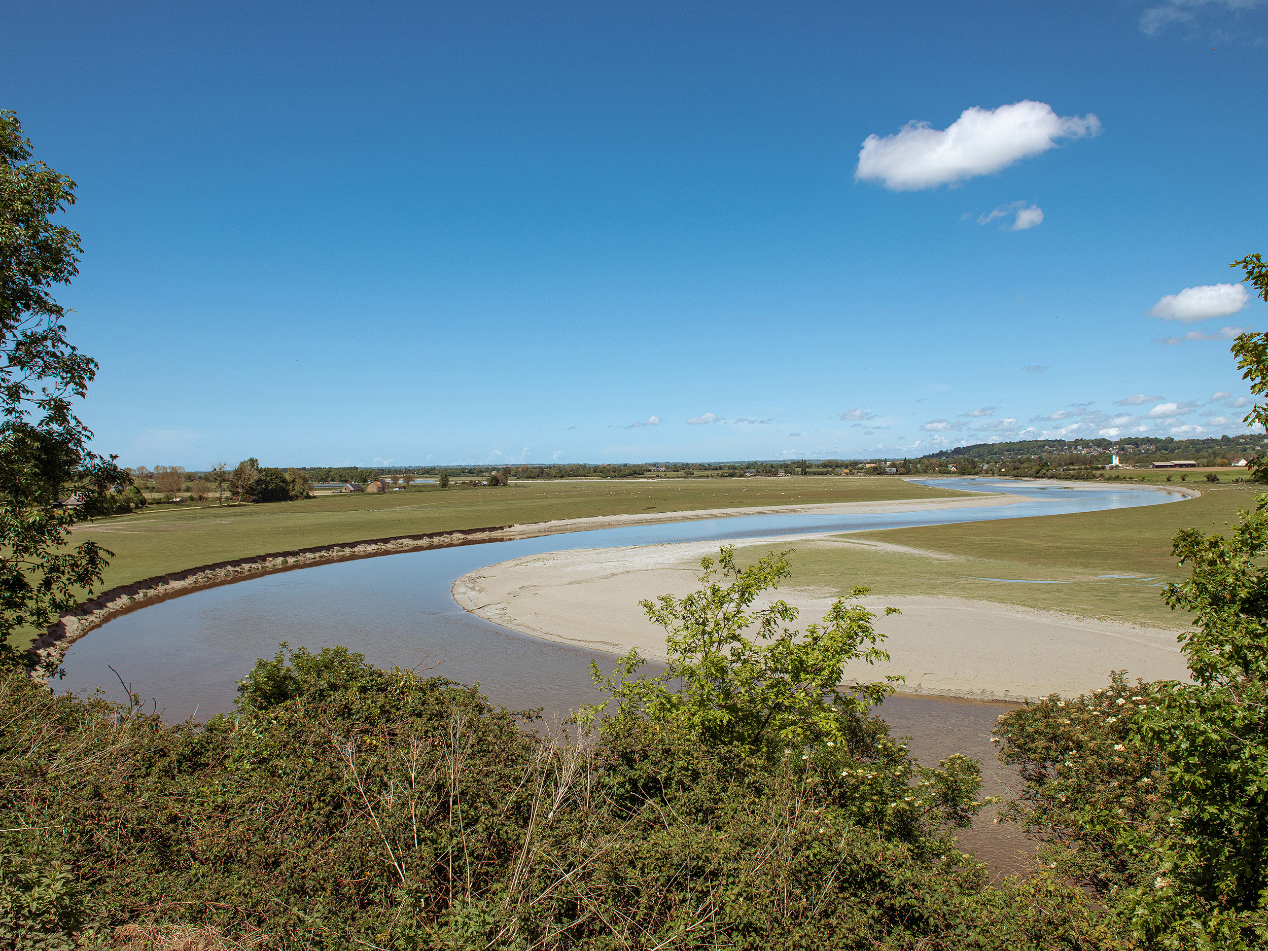 paysage ciel rivière courbe reportage photo Cravate et Sandalettes Mont saint Michel