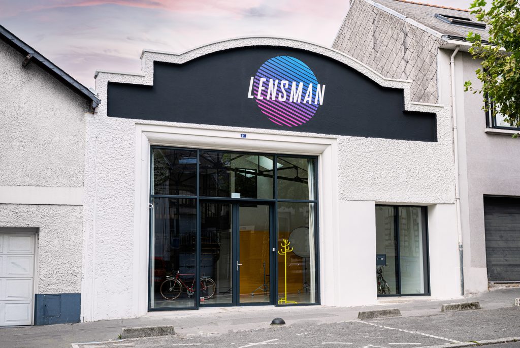 LENSMAN STUDIO exterieur