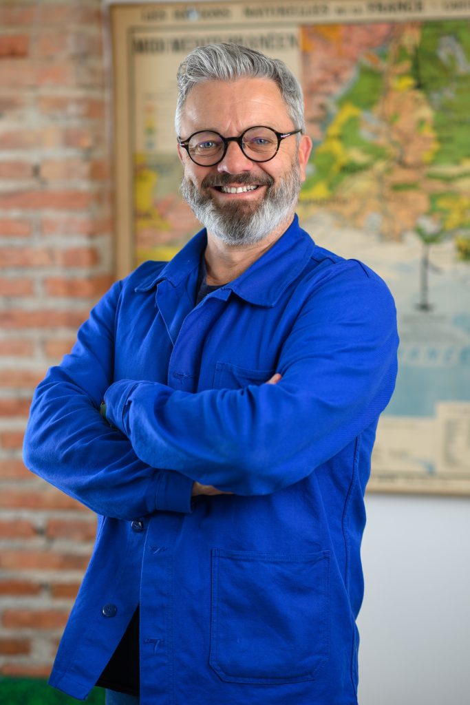 Michael MENIANE LENSMAN STUDIO