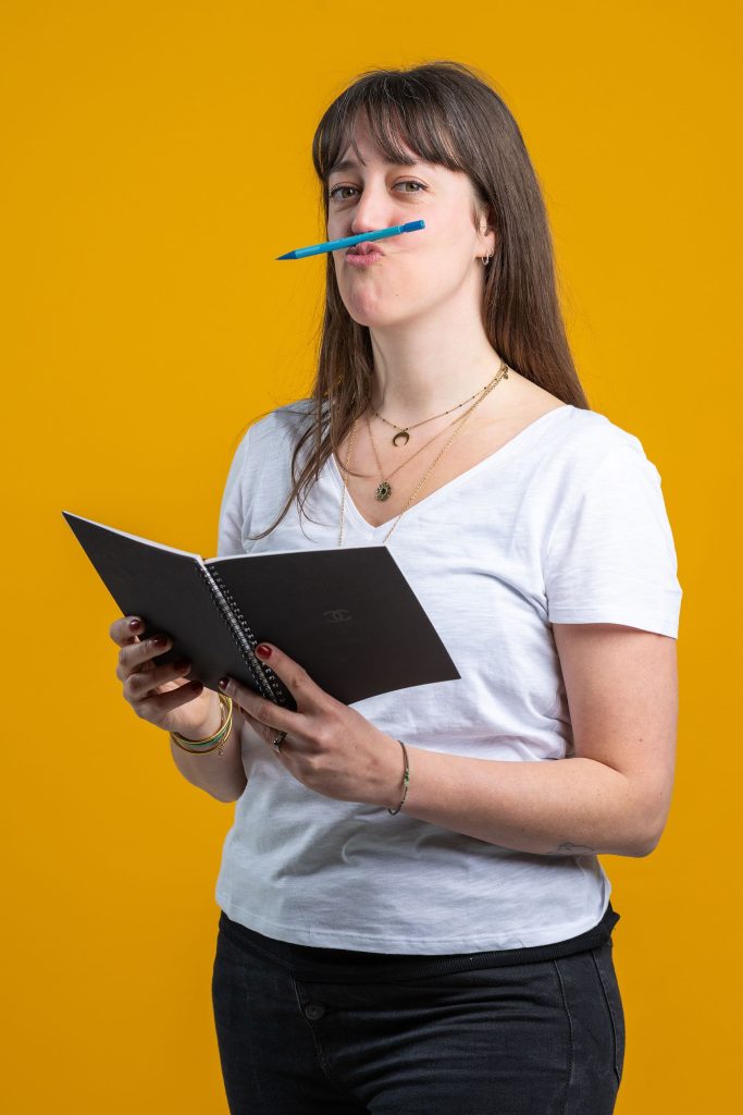 femme crayon