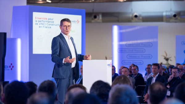 LENSMAN STUDIO Michael MENIANE