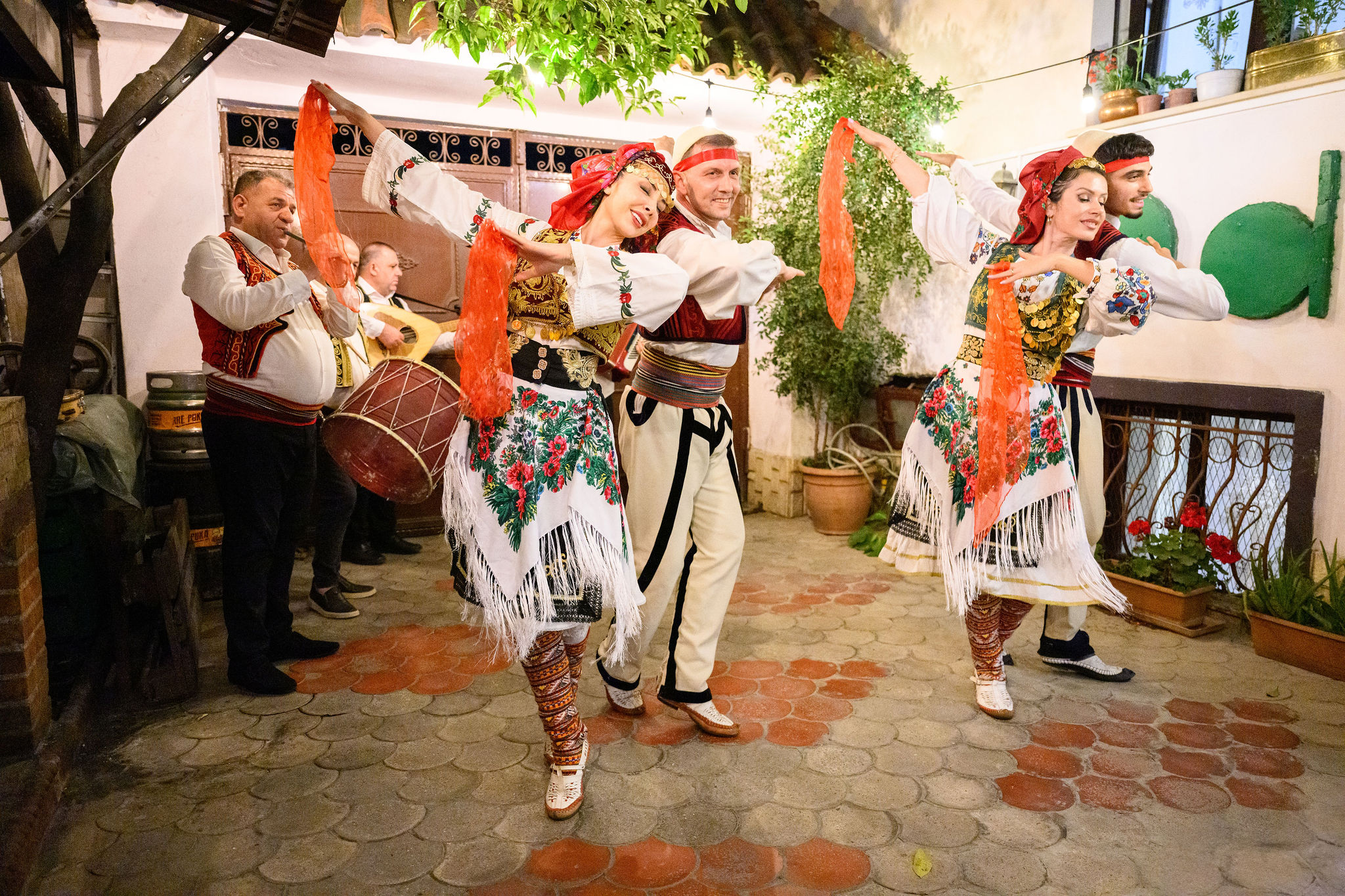 LENSMAN STUDIO Michael MENIANE